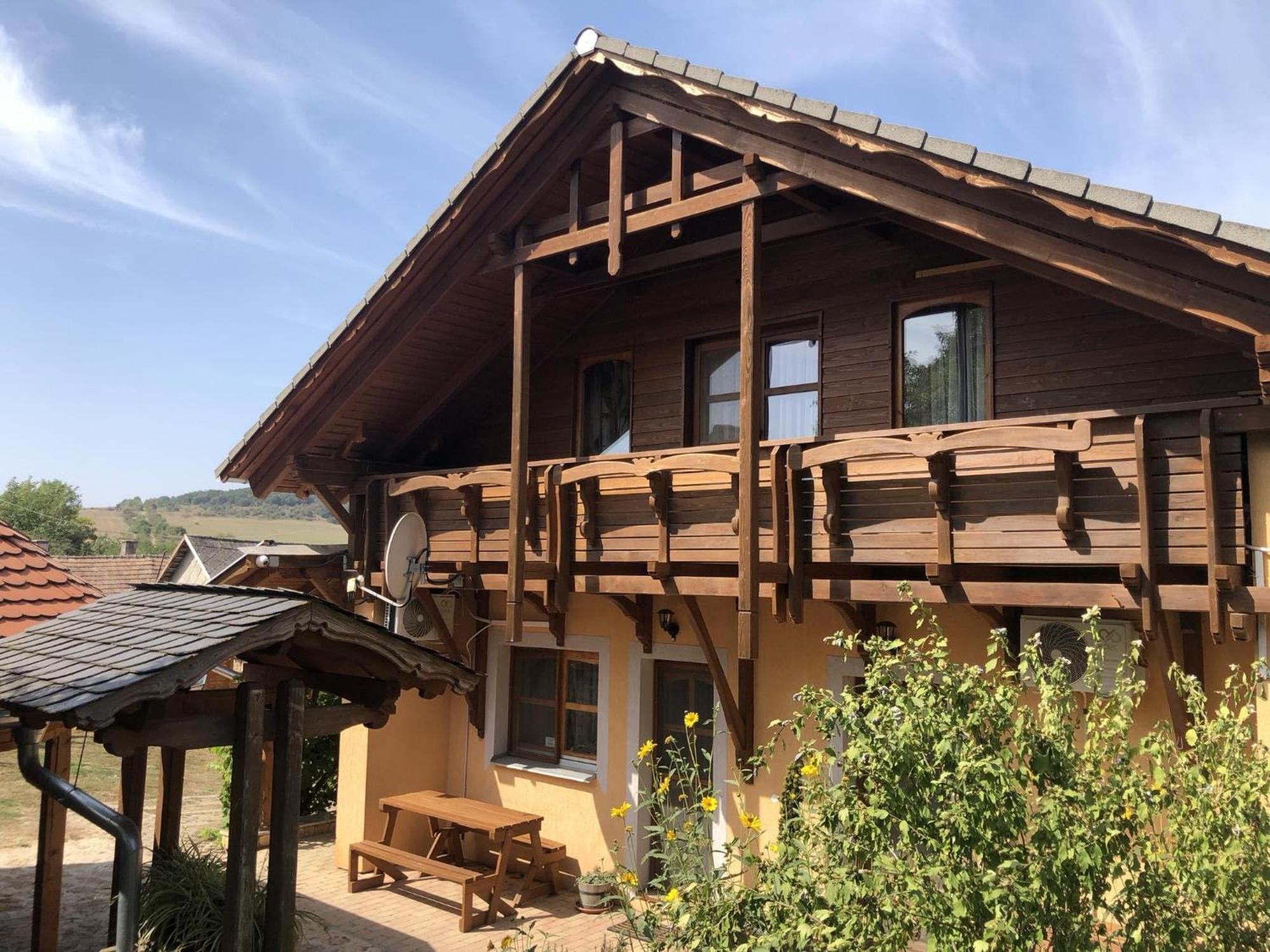 Tiszafa Vendeghaz Szentgal Hotel Exterior photo