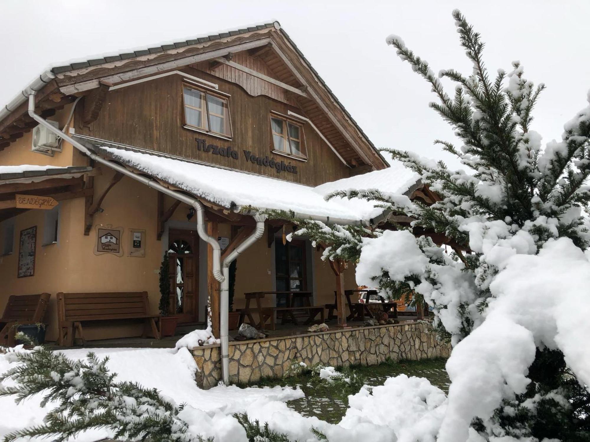 Tiszafa Vendeghaz Szentgal Hotel Exterior photo